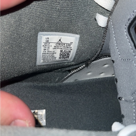 Here is a pair of Jordan retro 6s cool grey! They are size 18. - Picture 6 of 10